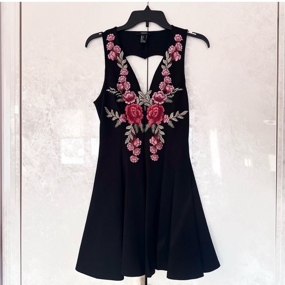 Forever 21 Rose Embriodered Flowy Mini Dress